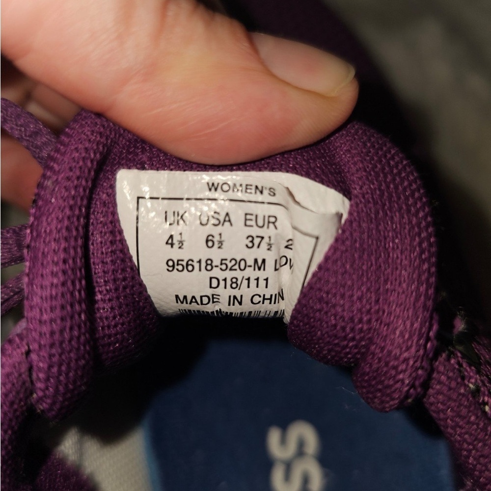 *30off3* K•Swiss‎ Purple and White Athletic Sneakers with Knit Mesh Upper​ - Picture 9 of 10